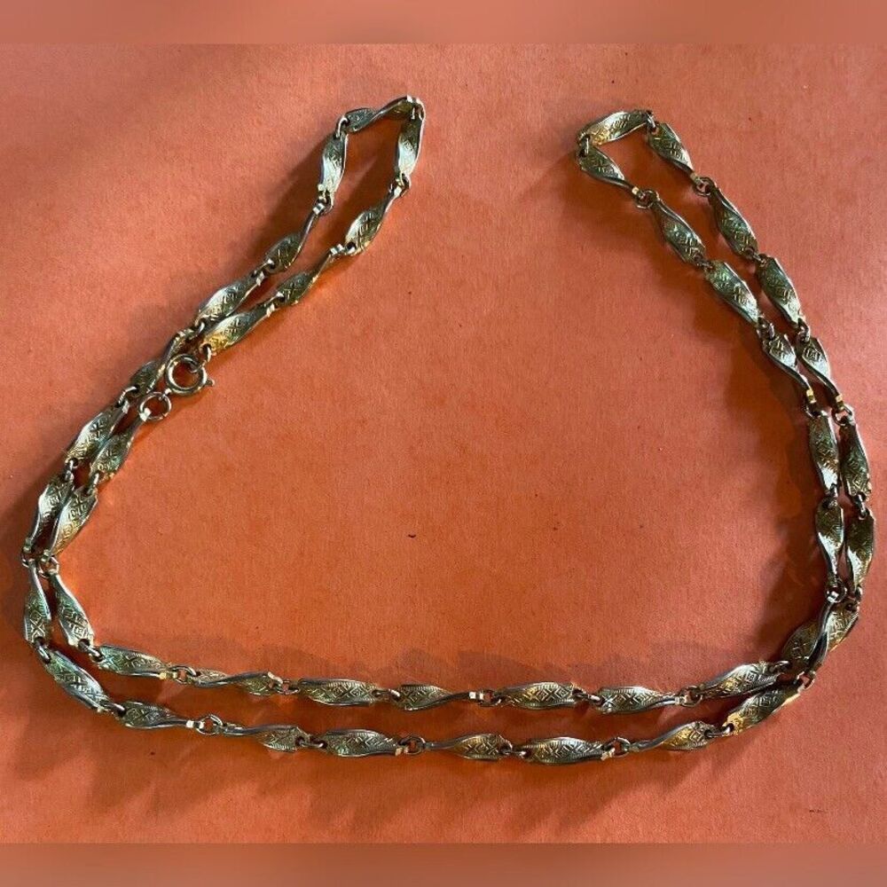 Women’s Necklace Gold Tone Scroll Links 18”